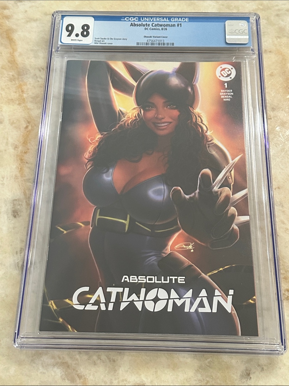 DC Comics Absolute Catwoman # 1 9.8 Graded Comic Okazaki Variant Cover